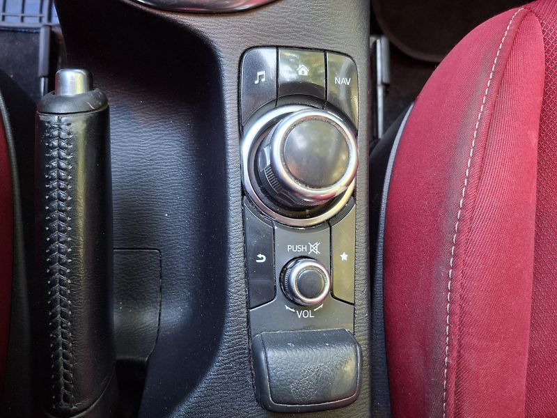 Mazda 2 1.5 benzin  - fotka 27 z 41