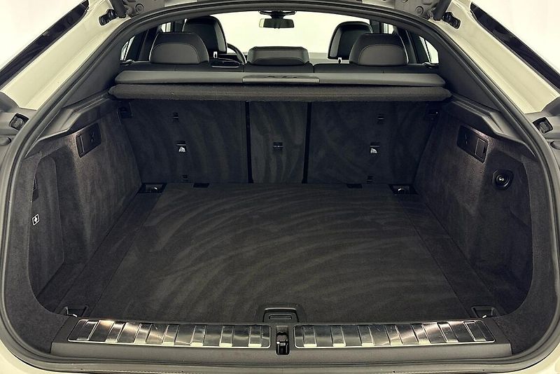BMW X6 xDrive40d - fotka 13 z 28