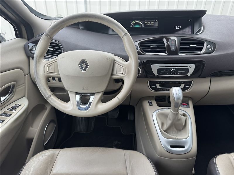 Renault Grand Scénic 1,5 dCi 7míst Navi Bose tažné - fotka 27 z 50