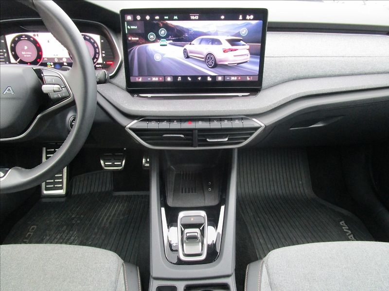 Škoda Octavia Combi 2.0TDi DSG Selection - fotka 13 z 59