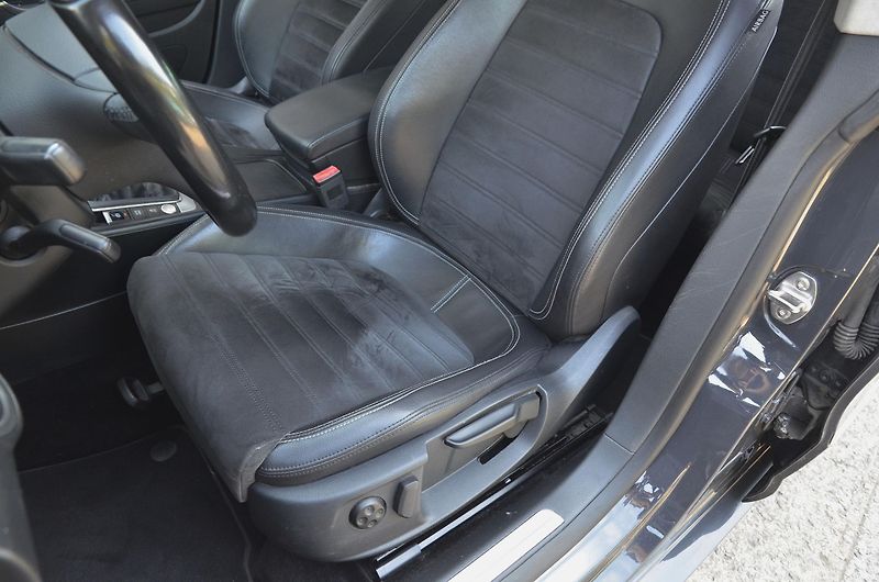Volkswagen CC (2014) 2.0 TDi 130kW 112tkm / NEZ.TOP - fotka 18 z 39