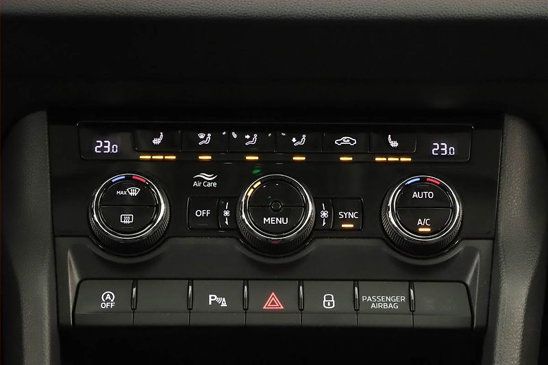 Škoda Karoq (2021) Style 2.0 TDI, ČR,1.maj, Navi - fotka 17 z 20