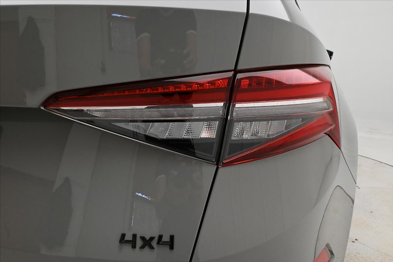 Škoda Kodiaq 2,0 TDI 147KW DSG 4x4 SportLIN - fotka 32 z 33