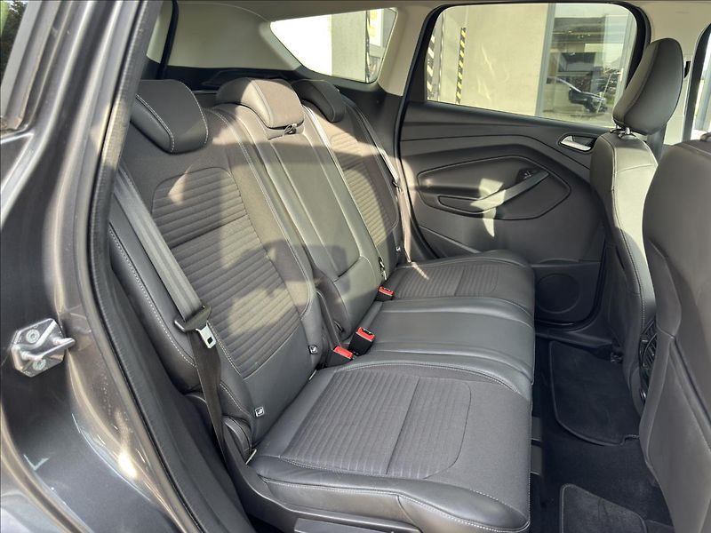Ford Kuga 2,0 TDCi Titanium 4x4 - fotka 9 z 16