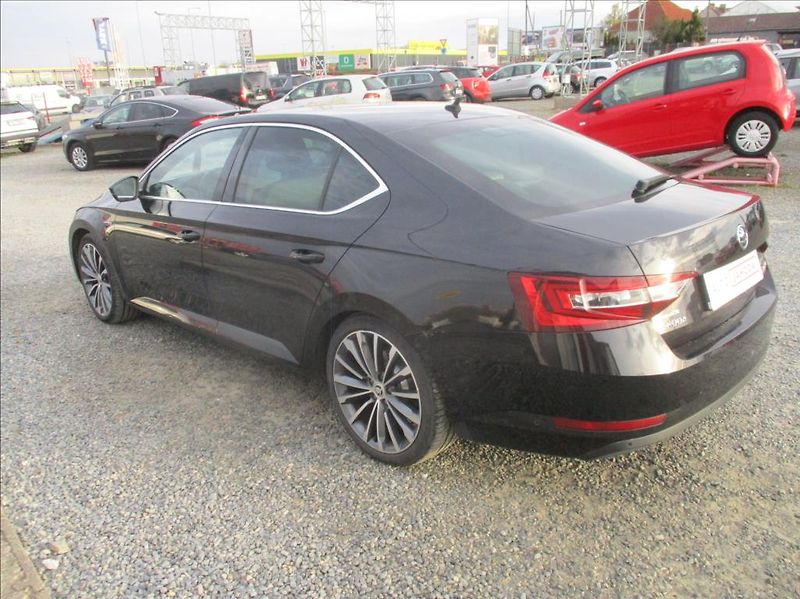 Škoda Superb 2,0 TDI, L&K,serv.historie,CZ - fotka 7 z 46