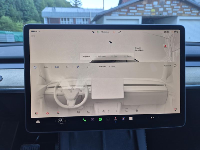 Tesla Model Y RWD 220kw 19ALU SOH 95% - fotka 32 z 49