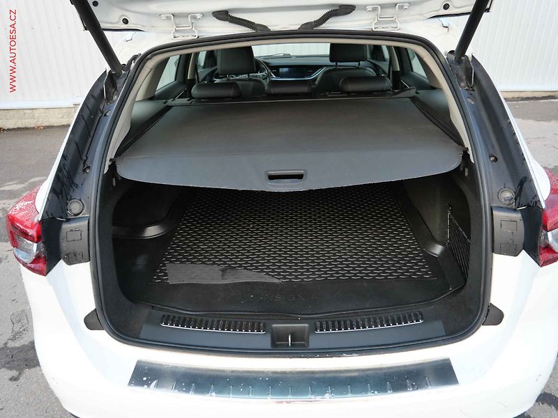 Opel Insignia (2019) 2.0 CDTi, Ultimate, AT, LED - fotka 7 z 26