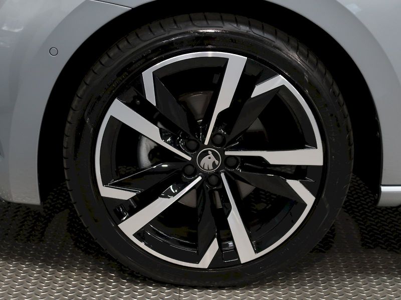 Škoda Scala (2026) MONTE CARLO 1.0TSI 85KW DSG PA - fotka 12 z 38