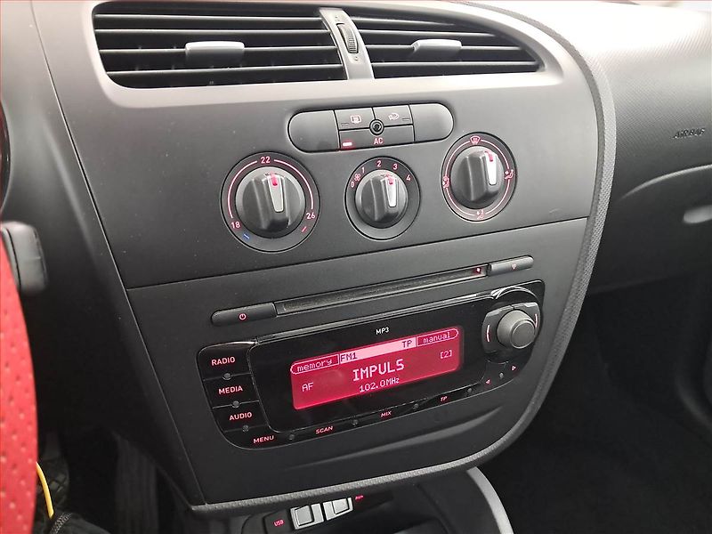 Seat Leon (2010) 1.4, jezdí výborně - fotka 12 z 15
