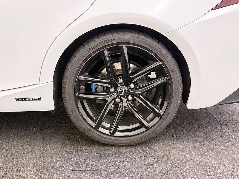 Lexus IS 300h 2.5F SportLine 162kW Ventilace - fotka 14 z 15