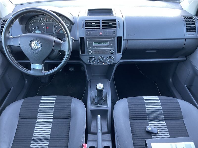 Volkswagen Polo 1,4 i 16V Kima ESP Tempomat - fotka 12 z 31