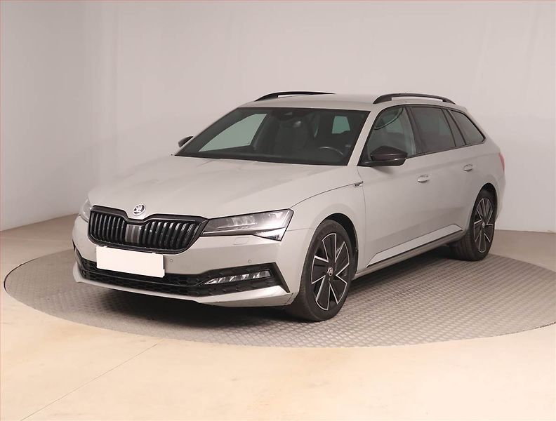 Škoda Superb (2022) Sportline 2.0 TDI - fotka 2 z 17