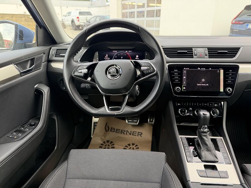 Škoda Superb  2.0 TDI 147kW Style Combi DSG - fotka 10 z 34