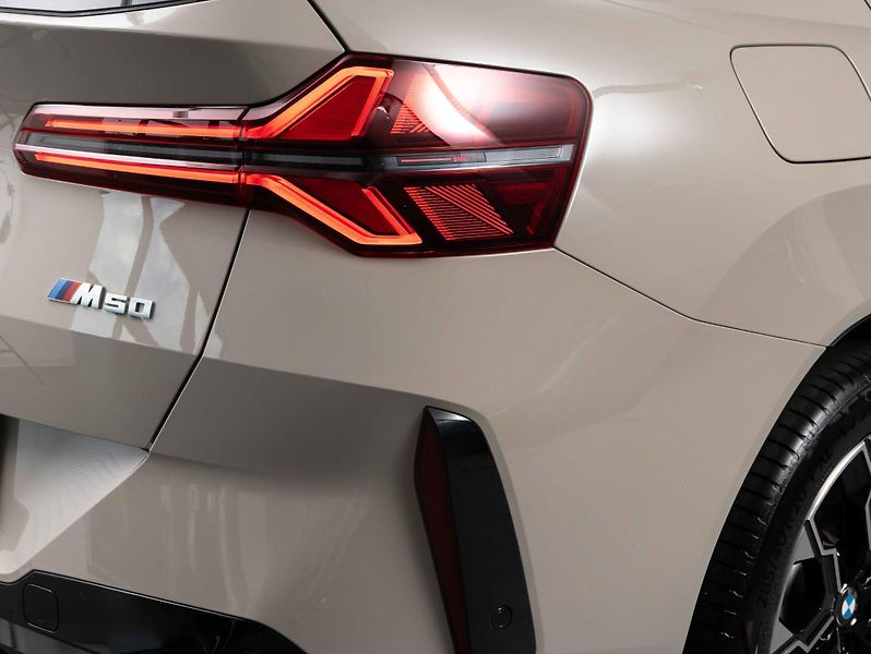 BMW X3 M50 xDrive - fotka 10 z 24