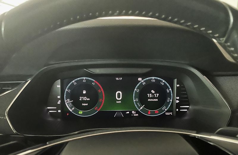 Škoda Octavia 2.0TDI DSG Style 4x4, ČR - fotka 15 z 33