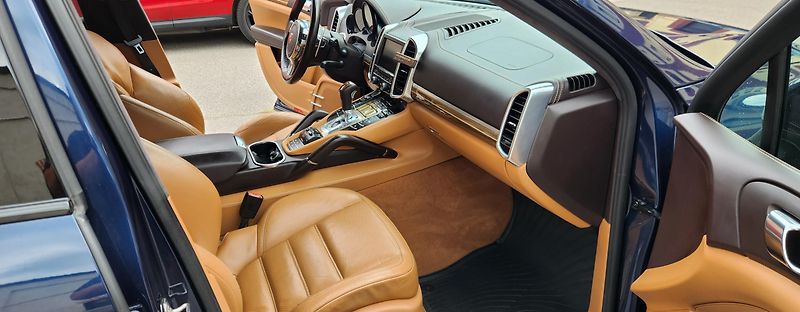 Porsche Cayenne (2012) 4.8 GTS 309KW PANORAMA - fotka 28 z 55