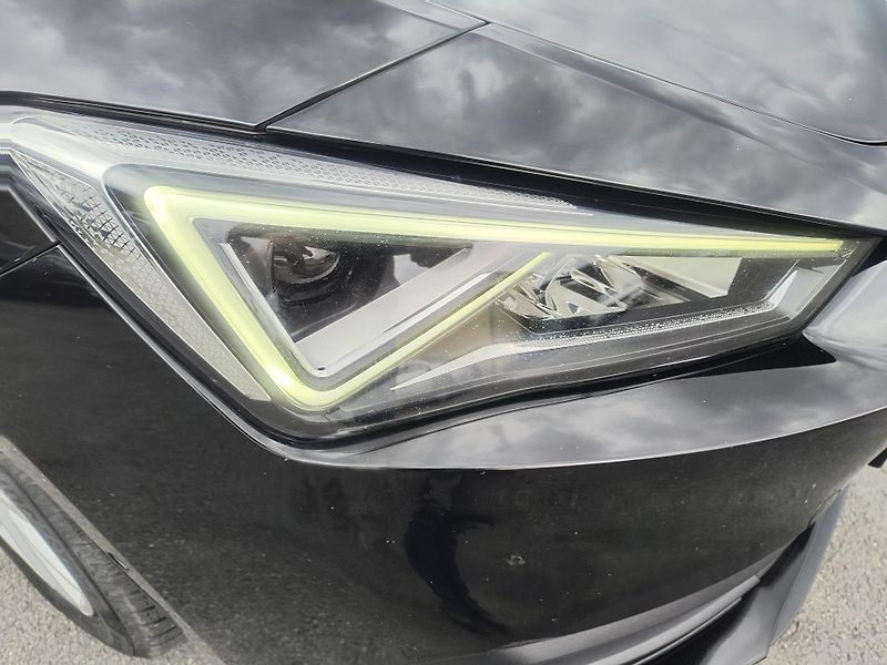 Seat Leon 1.0 eTSi AT 81KWNAVI/MATRIXLED - fotka 18 z 67