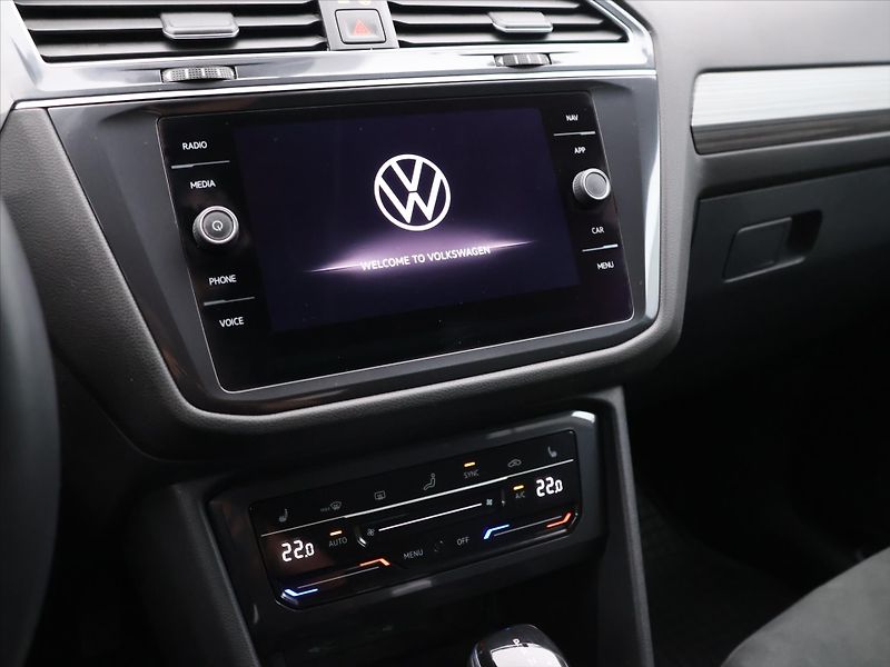 Volkswagen Tiguan Allspace 2,0 TDI DSG 4M CZ Elegance DPH - fotka 17 z 29