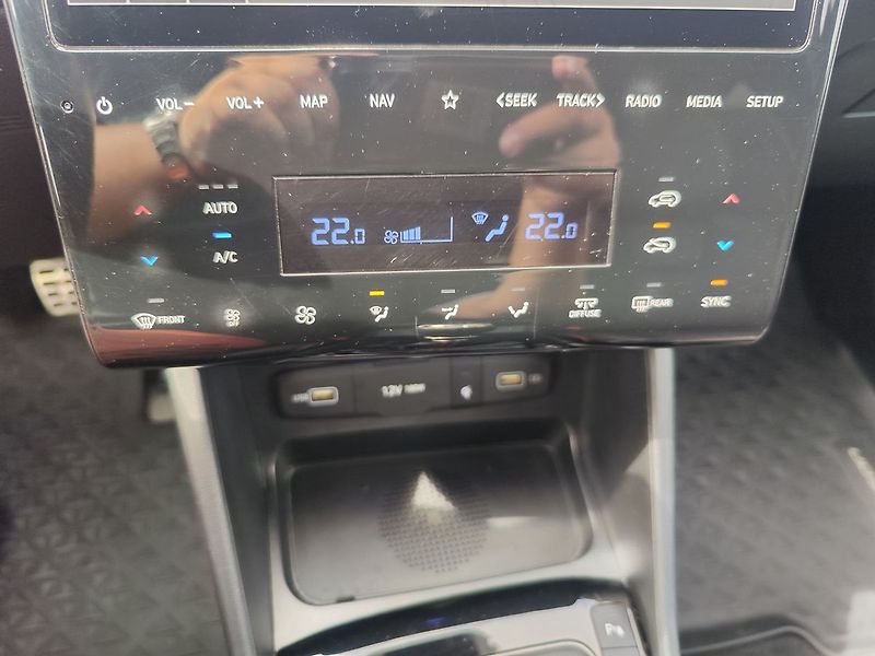 Hyundai Tucson 1.6 T-GDi/132kW N-Line MHEV - fotka 28 z 42