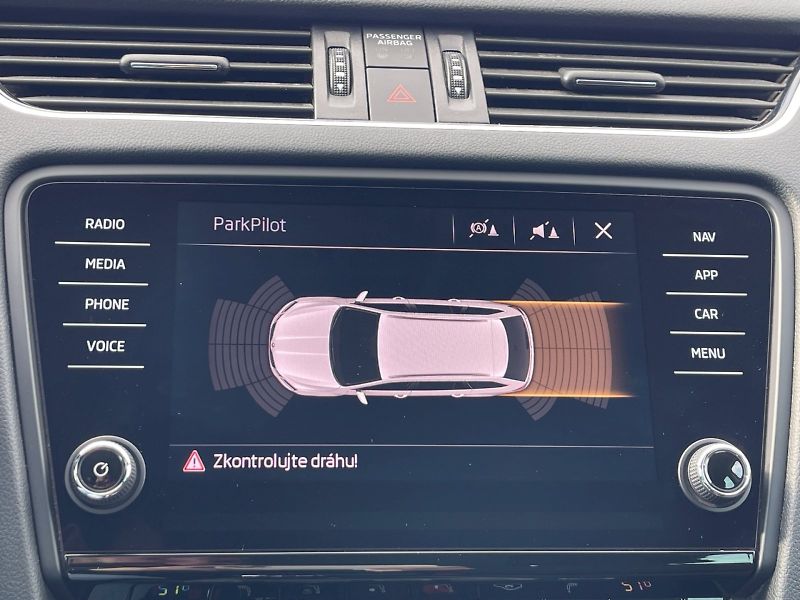 Škoda Octavia (2017) 1.4 TSI 110kW Drive combi - fotka 15 z 30