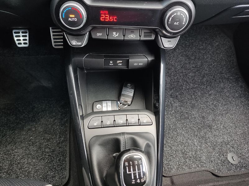 Kia Stonic (2019) 1.6. CRDi 81Kw PREMIUM  - fotka 13 z 15