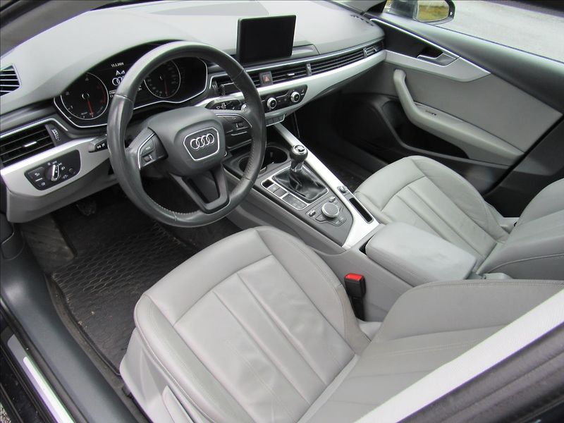 Audi A4 2,0 TDI 110kW Sedan - fotka 9 z 34