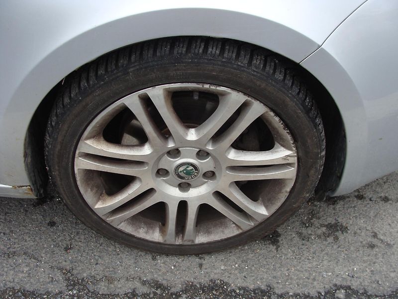 Škoda Superb 2.0 TDi, 125 kW, 4X4, klima - fotka 30 z 30