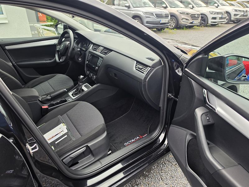 Škoda Octavia 2.0TDI DSG Tz - fotka 18 z 23