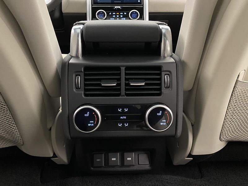 Land Rover Discovery D300 HSE R-DYNAMIC AWD AUT 7m - fotka 32 z 60