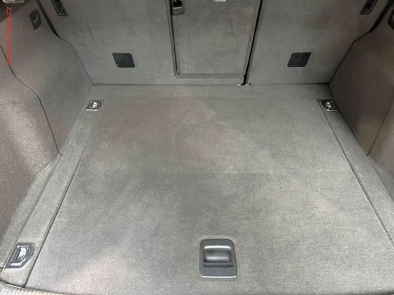 Audi Q5 (2010) 3.0 TDi Quattro, S-line, AT - fotka 7 z 17