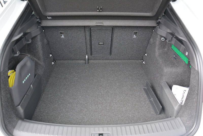 Škoda Enyaq (2025) SPORTLINE 63 kWh 150 KW - fotka 20 z 20