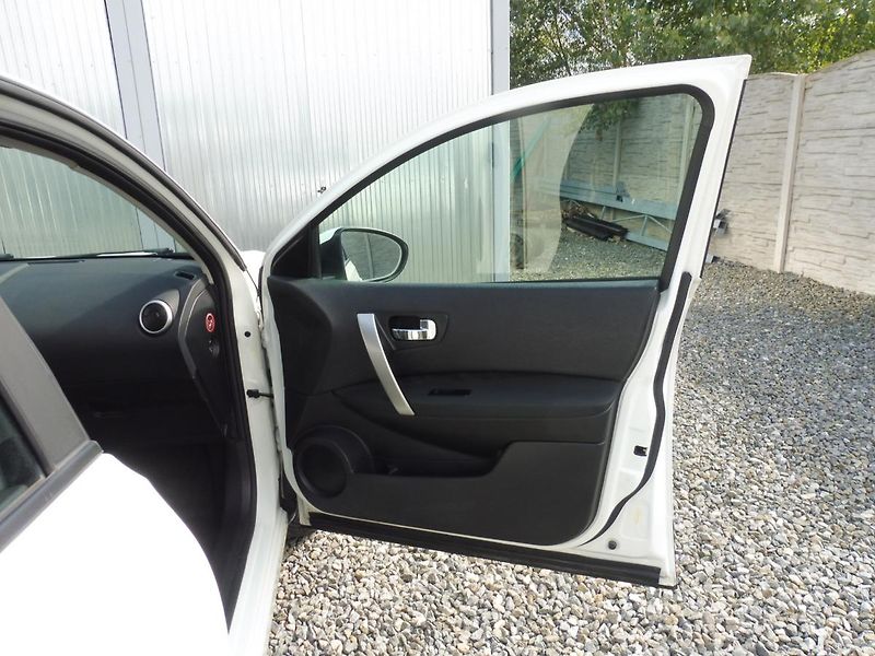Nissan Qashqai 1.5DCi 110PS NAVI STK TOP STAV - fotka 151 z 189