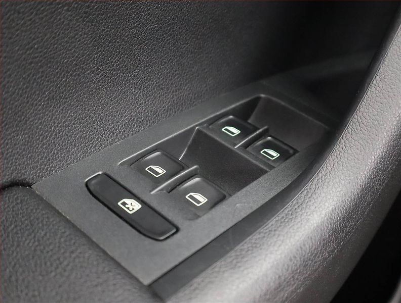 Škoda Octavia (2014) Style 1.6 TDI, Xenony - fotka 15 z 22