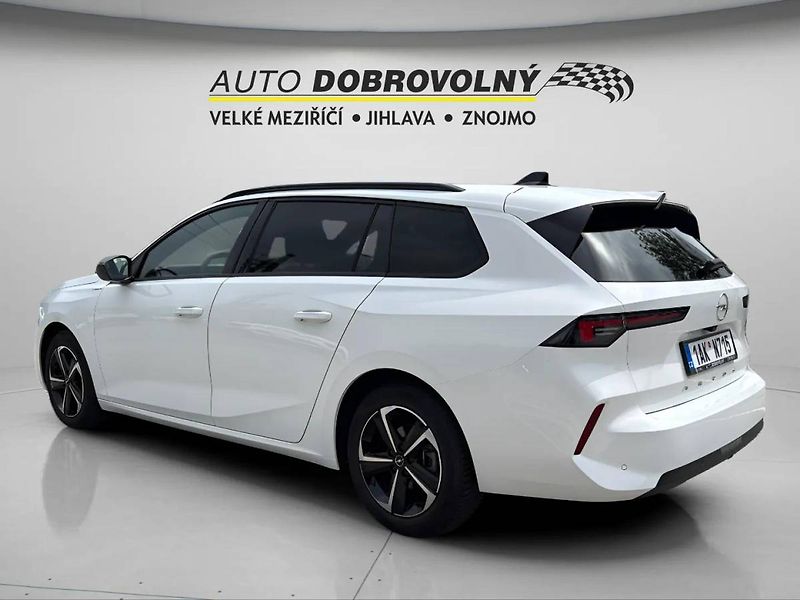 Opel Astra Edition ST 1.2 TURBO (96kW/130 - fotka 4 z 20