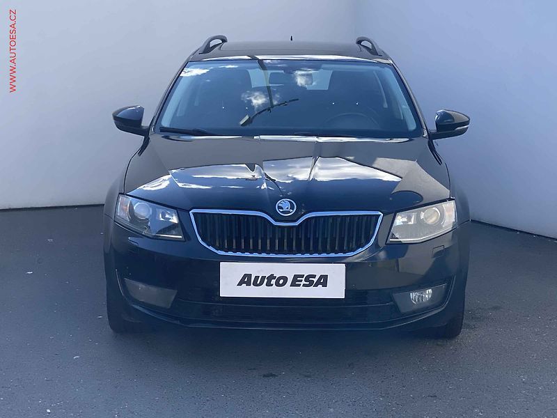 Škoda Octavia (2014) 2.0 TDI, DSG, navi, bixen - fotka 2 z 17