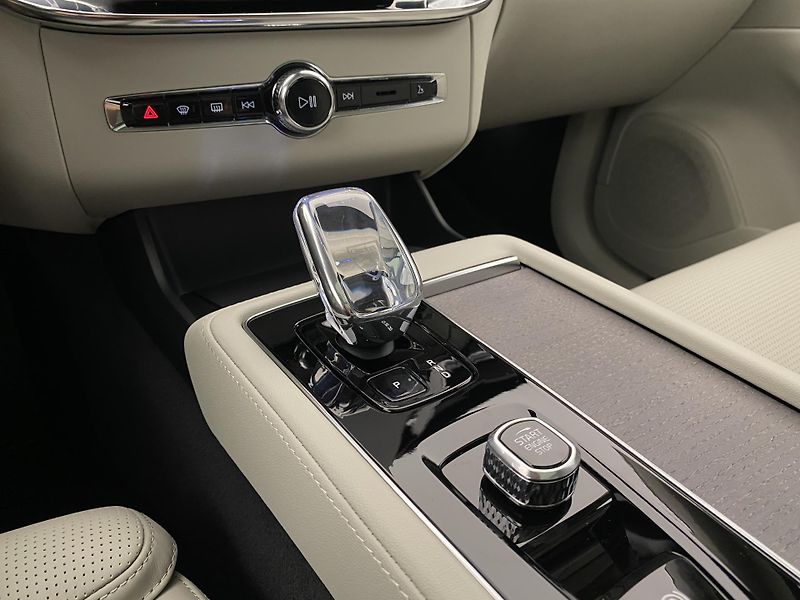Volvo XC90 (2026) B5 AWD AUT BRIGHT PLUS 7míst - fotka 37 z 70