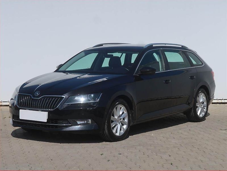 Škoda Superb (2018) Style 1.6 TDI, Serv.kniha - fotka 2 z 15
