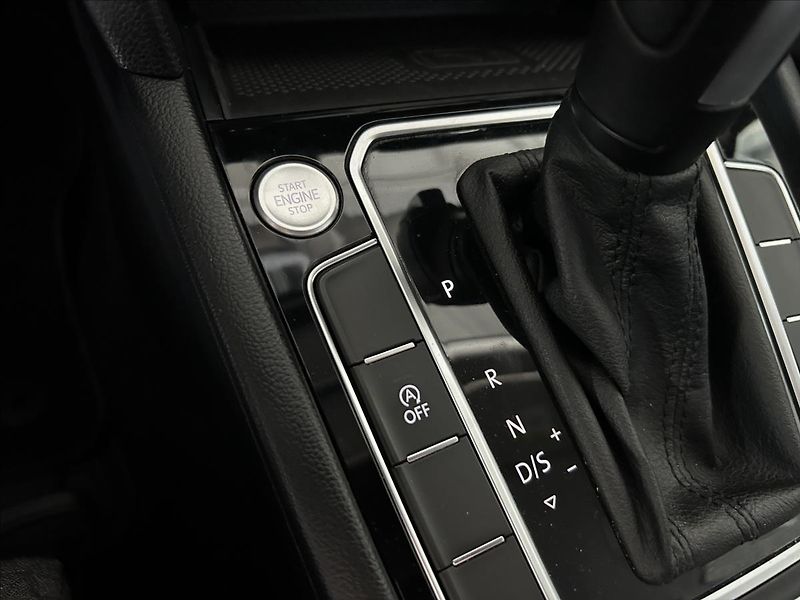 Volkswagen Passat 2,0   TDI 90kW,DSG,SERVISKA,AC - fotka 24 z 33