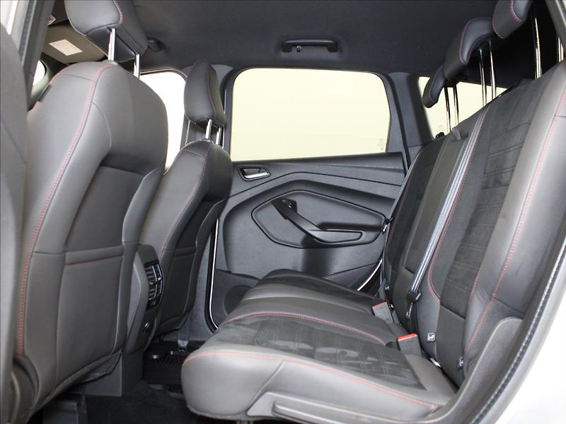 Ford Kuga 2,0 EBlue 132kW 4x4 AT ST-line - fotka 7 z 23