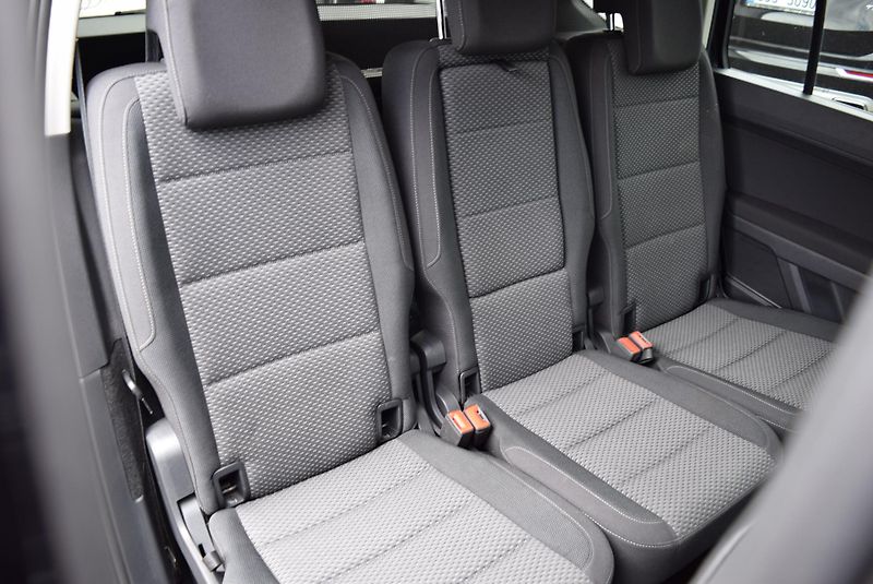 Volkswagen Touran (2017) 1.4TSI 110kw CLBMT TAŽ NAV APP - fotka 39 z 50