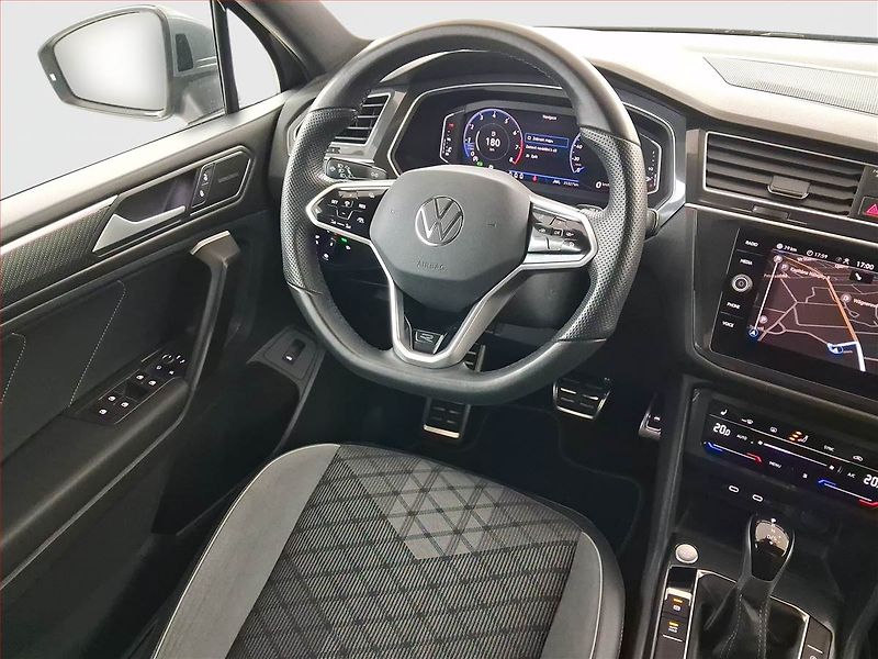 Volkswagen Tiguan (2024) 2.0 TSI - fotka 7 z 22