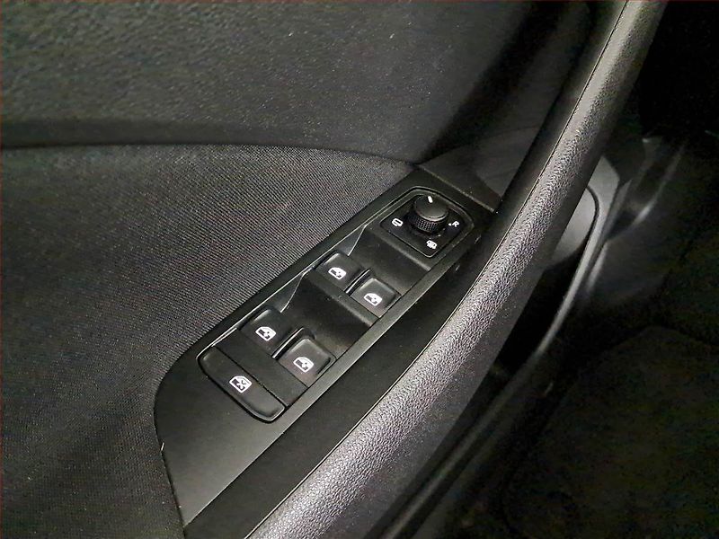 Škoda Kamiq (2023) Monte Carlo 1.0 TSI - fotka 20 z 21