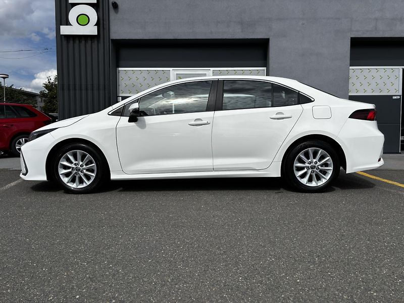 Toyota Corolla (2023) Sedan Comfort 1.5 (92 kW) AUT - fotka 2 z 14