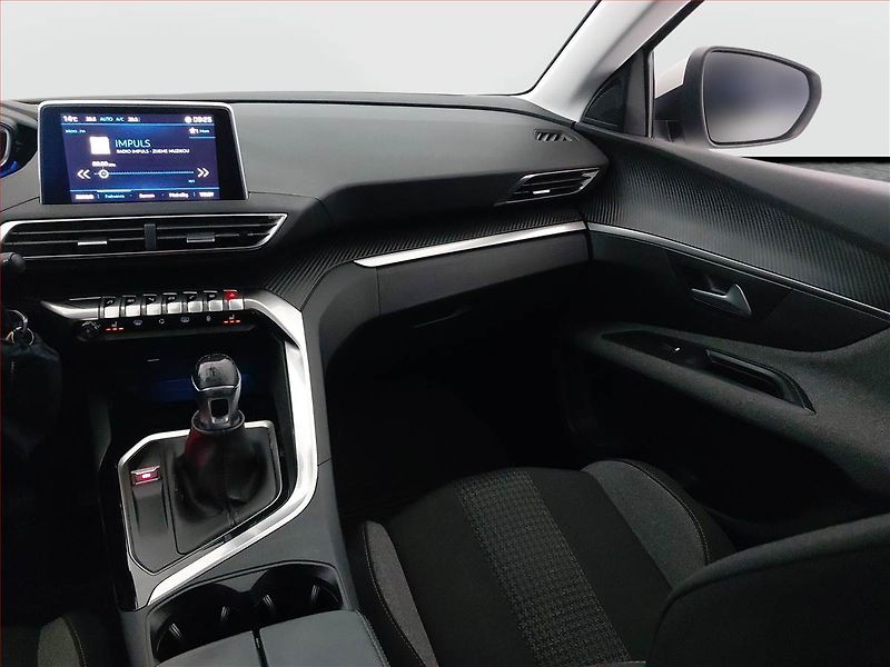 Peugeot 3008 (2018) 1.6 BlueHDi, Tempomat - fotka 8 z 15