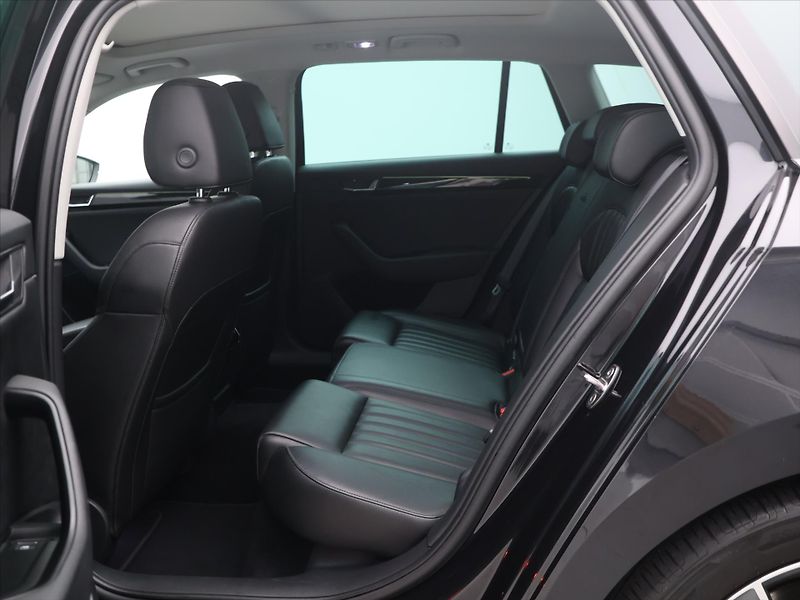 Škoda Superb 2,0 TSI 206kW L&K 4x4 DSG CZ D - fotka 13 z 28