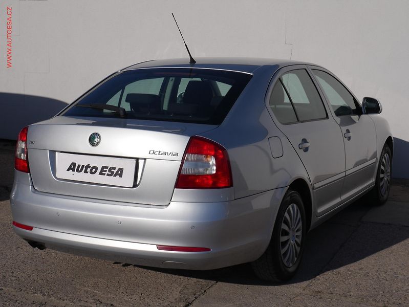 Škoda Octavia (2010) 1.4 TSI, Ambiente - fotka 6 z 16