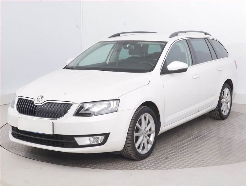 Škoda Octavia (2017) 1.6 TDI, Navi - fotka 2 z 15
