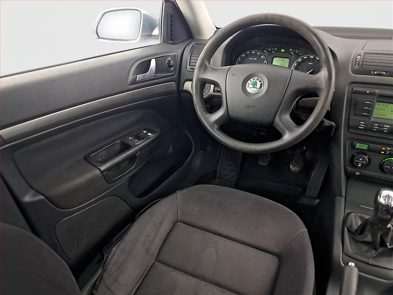 Škoda Octavia (2005) 2.0 TDI, nová STK, Tažné - fotka 7 z 15
