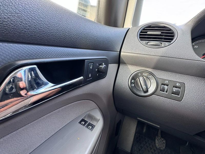 Volkswagen Caddy (2009) 1,9 TDI 77 KW 2X ŠOUPAČKY STK - fotka 26 z 45