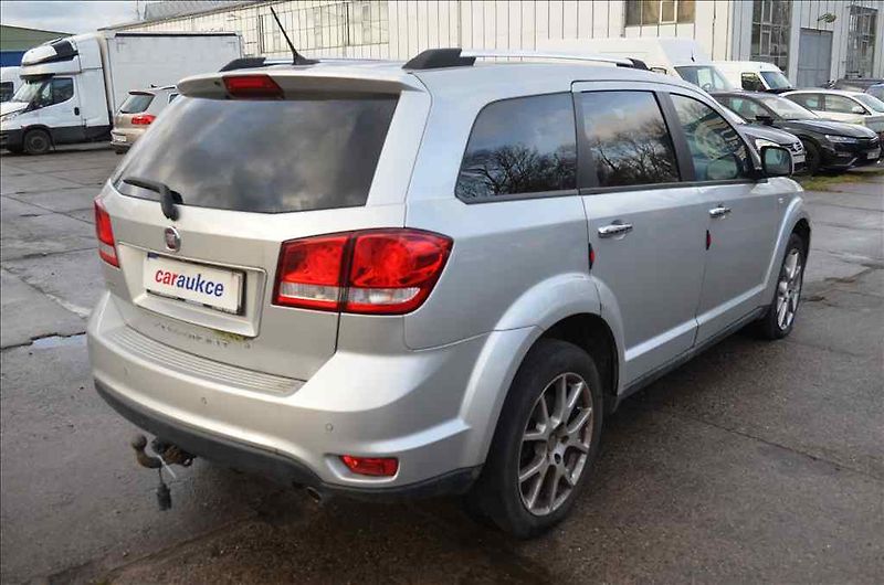 Fiat Freemont (2013) 2,0 MULTIJET AWD - fotka 4 z 21